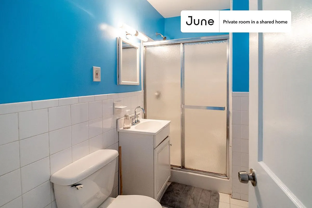 Full bedroom in 4 bed/1 bath home in Mission Hill #1227 A — Photo 3