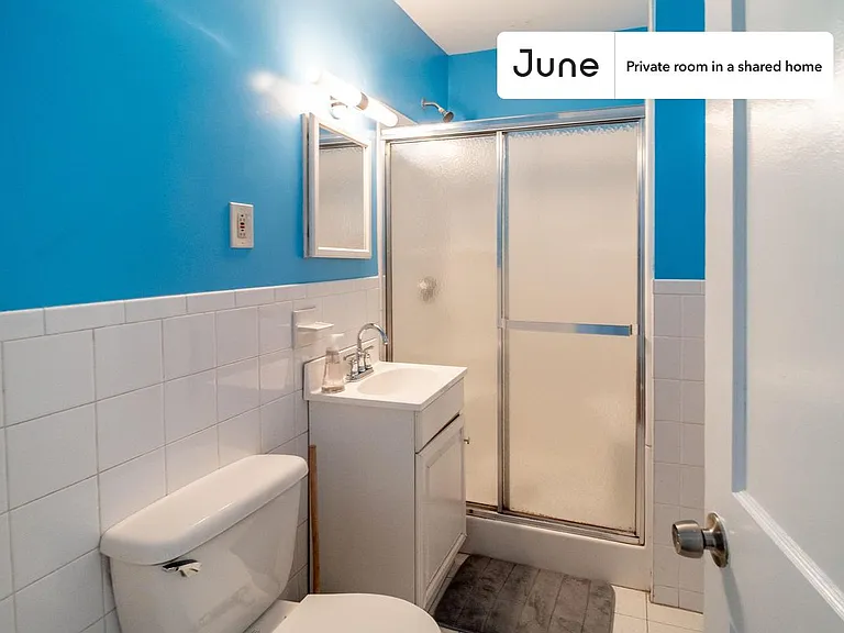 122 Hillside St #D — Photo 8