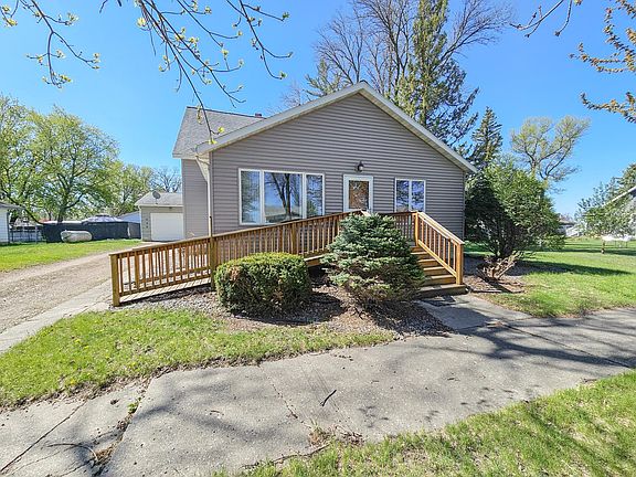 2nd image of 606 2nd St