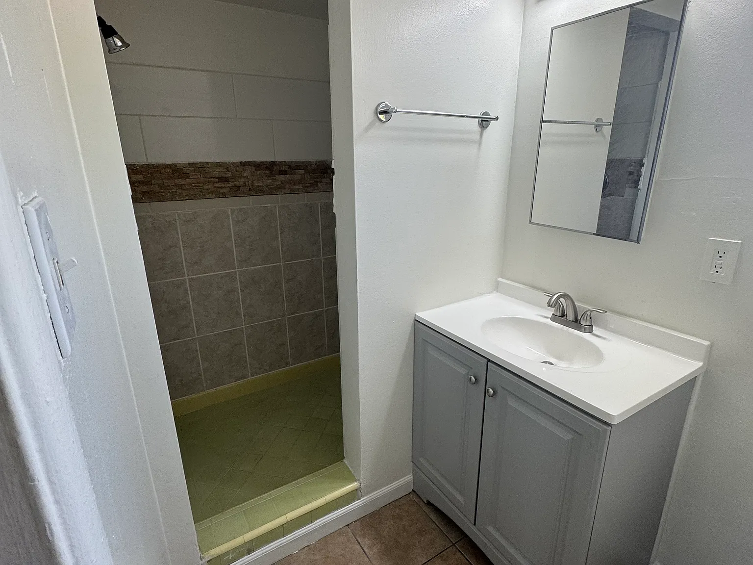 Studio, $1,000 — Photo 2