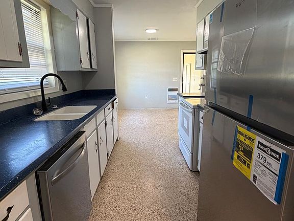 4th image of 807 Jungle Rd