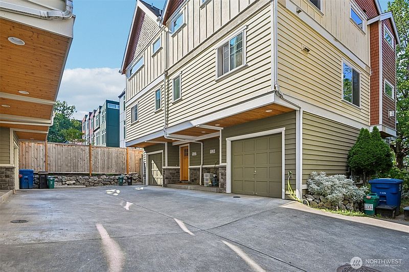 2nd image of 1137 26th Avenue