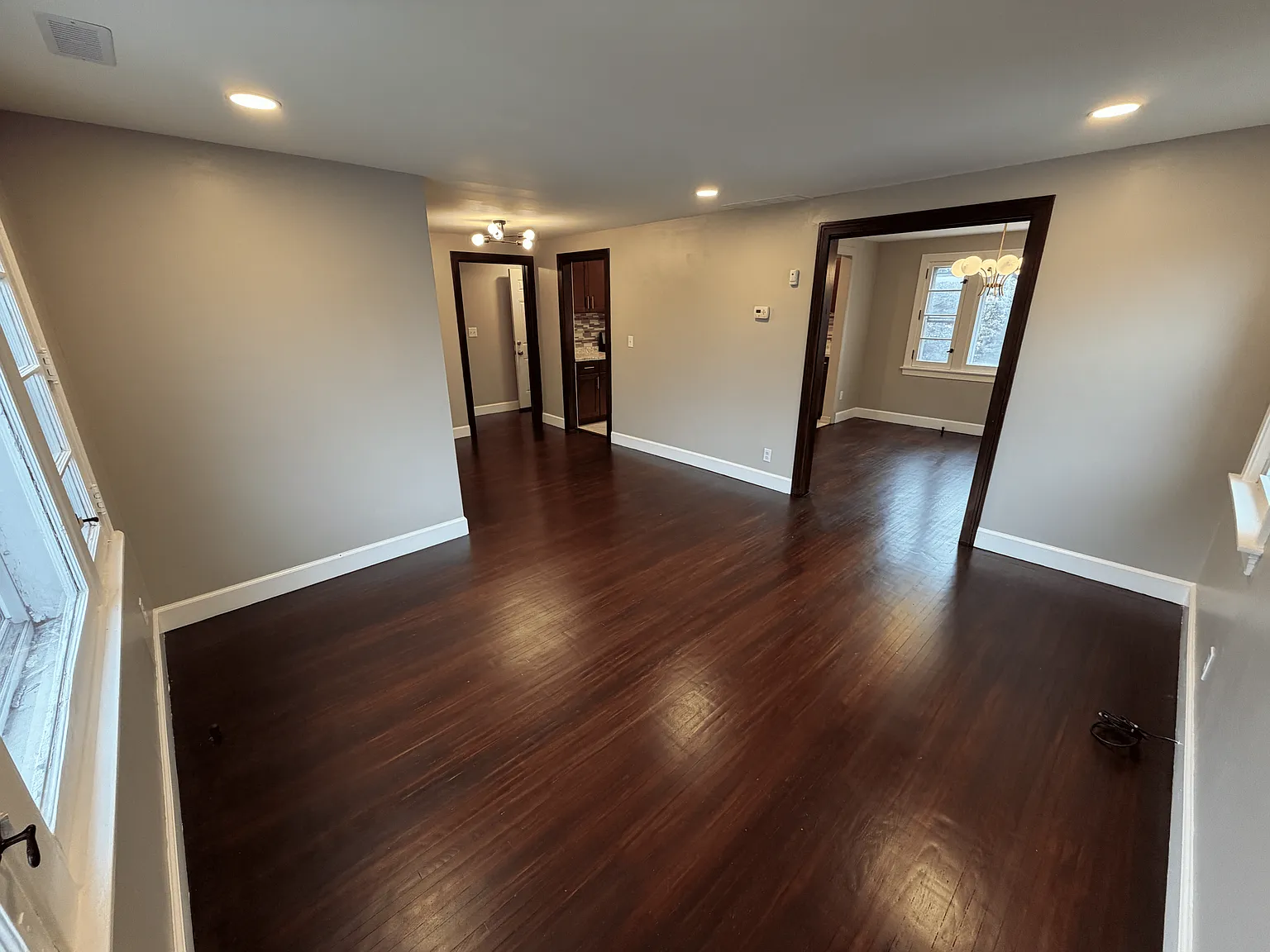 2 bed, 1000 sqft, $1,500 — Photo 2