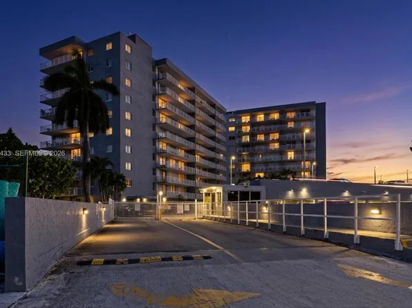 1800 NW 24th Ave APT 220, Miami, FL 33125