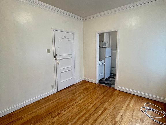 5th image of 2340 Pacific Ave APT 305