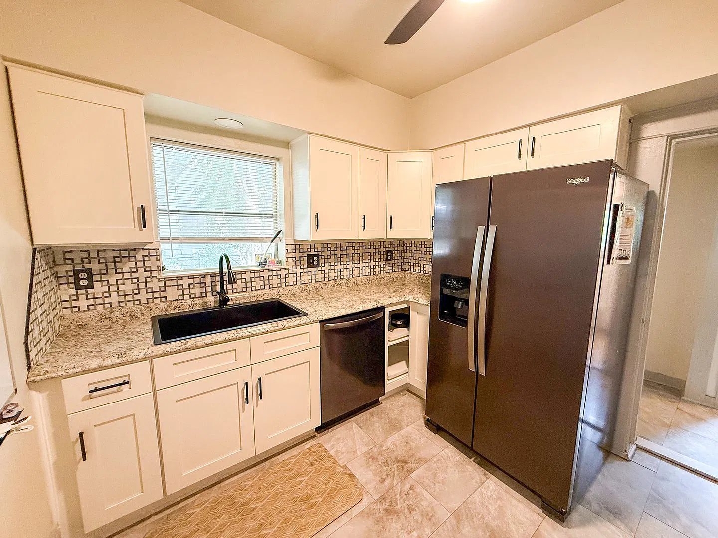 3/2 House with detached 1/1 in-law suite close to UF — Photo 4