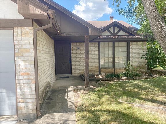3rd image of 16302 Delgado Dr