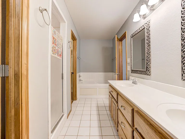 605 Eastview Dr — Photo 38