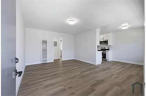 1511 Corinth Ave Photo 1