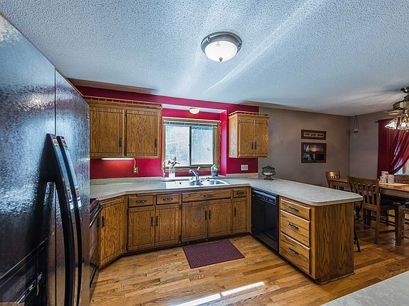 4th image of 824 Bryant Ln