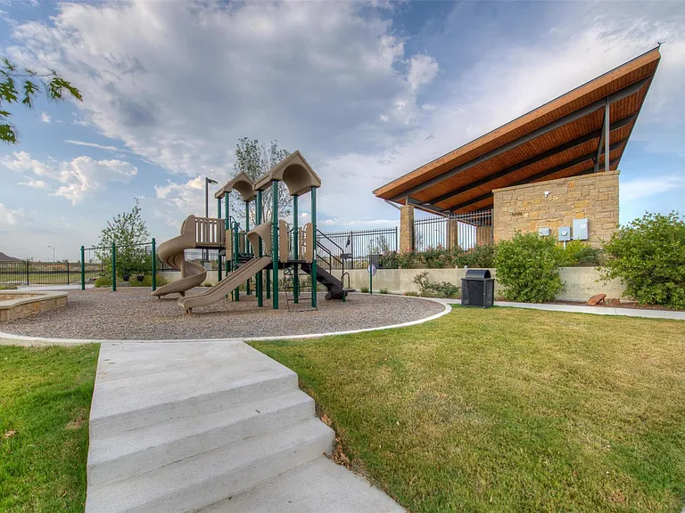 489 Shale Cir — Photo 38