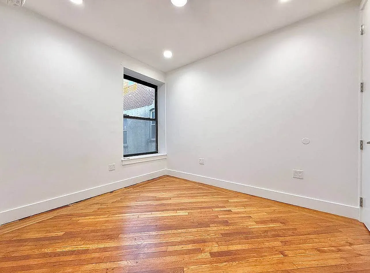 397 Macon Street — Photo 4