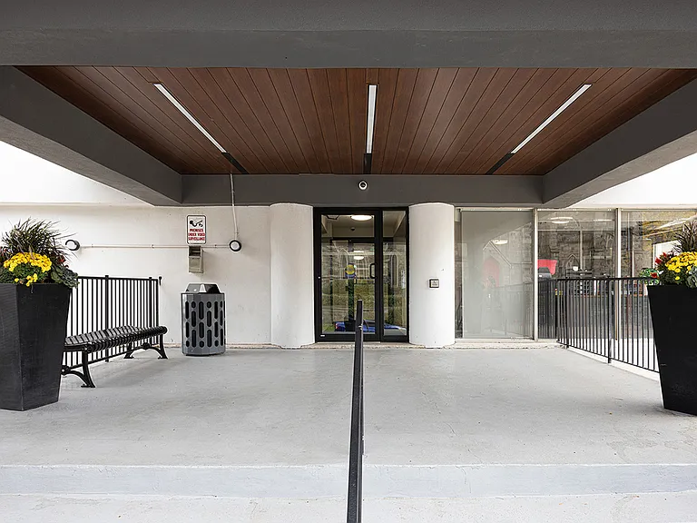 57 Forest Ave — Photo 9