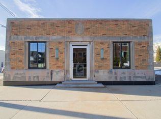 114 S 4th St, Watertown, WI 53094