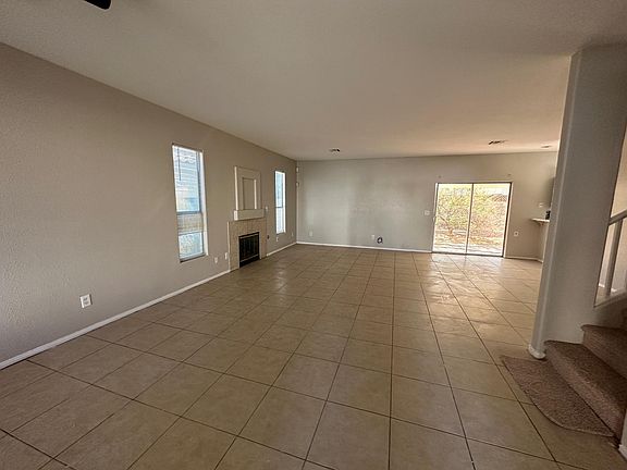 3rd image of 5816 Royal Castle Ln