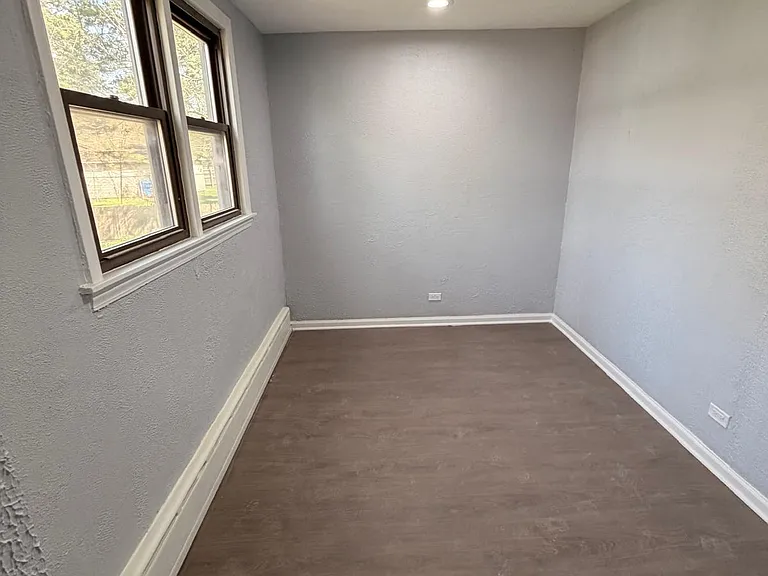 11634 S Hale Ave — Photo 8