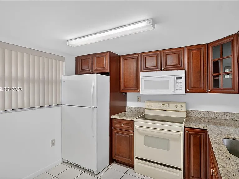 10975 SW 107th St #202 — Photo 3