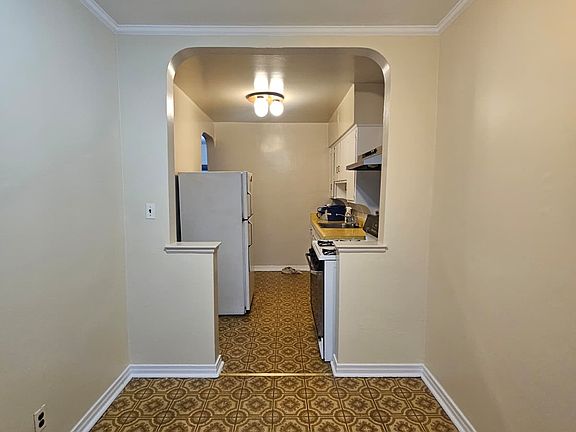 3rd image of 22-28 47th St #2A