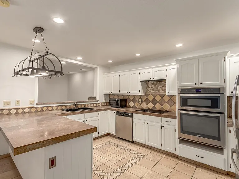 805 W Toledo St — Photo 20