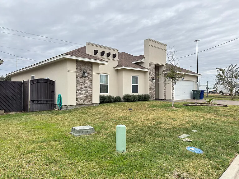 6002 Amir Dr — Photo 3