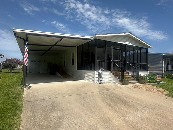 3rd image of 18580 Pondview Dr #257