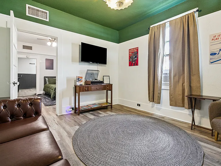 1418-20 Nunez St #1420 — Photo 3