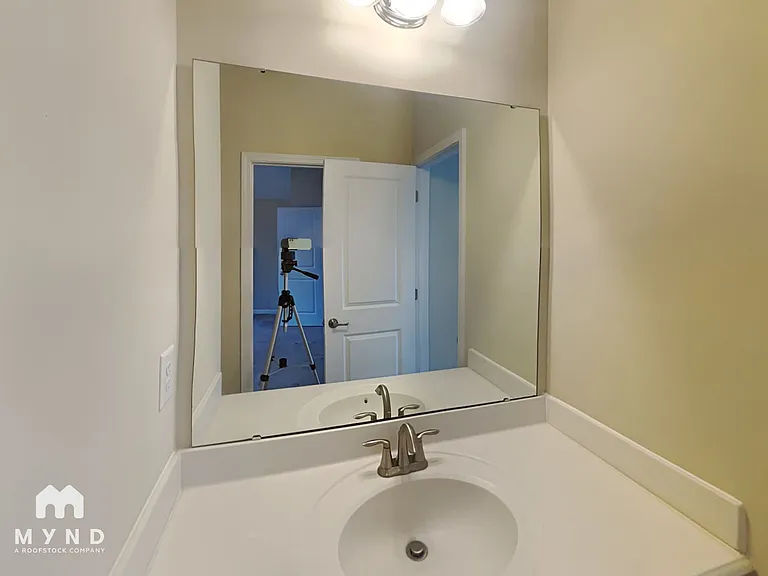1033 Pemberly Ave — Photo 17