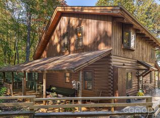 102 Carriage Dr, Fairview, NC 28730