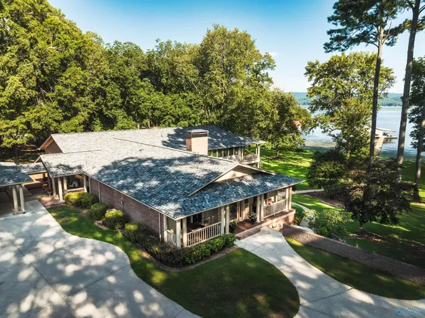 1840 Skyline Shores Dr, Scottsboro, AL 35769