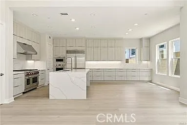 5 bed, 3411 sqft, $9,500 — Photo 4