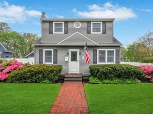 12 Perry Pl, Patchogue, NY 11772