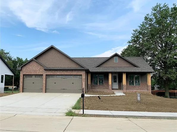 4507 Bruin Ln, Glen Carbon, IL 62034