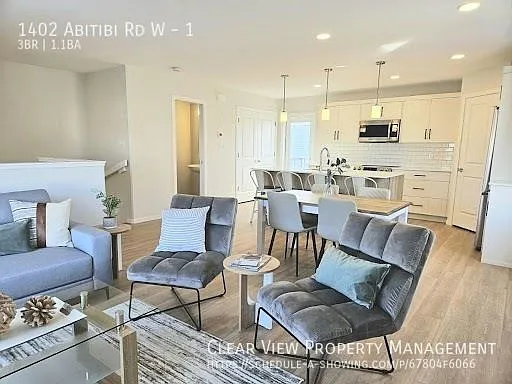 3 bed, 1.5 bath, 1200 sqft, $1,999 — Photo 3