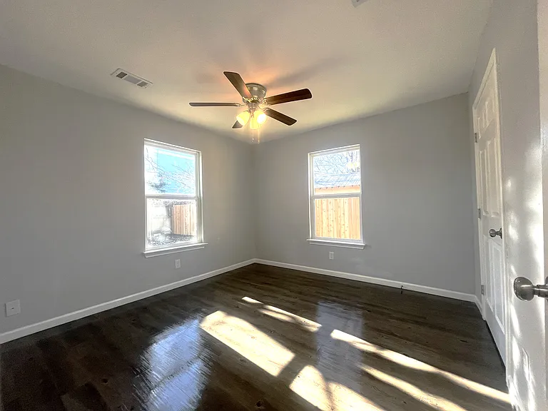 105 Chico St — Photo 18
