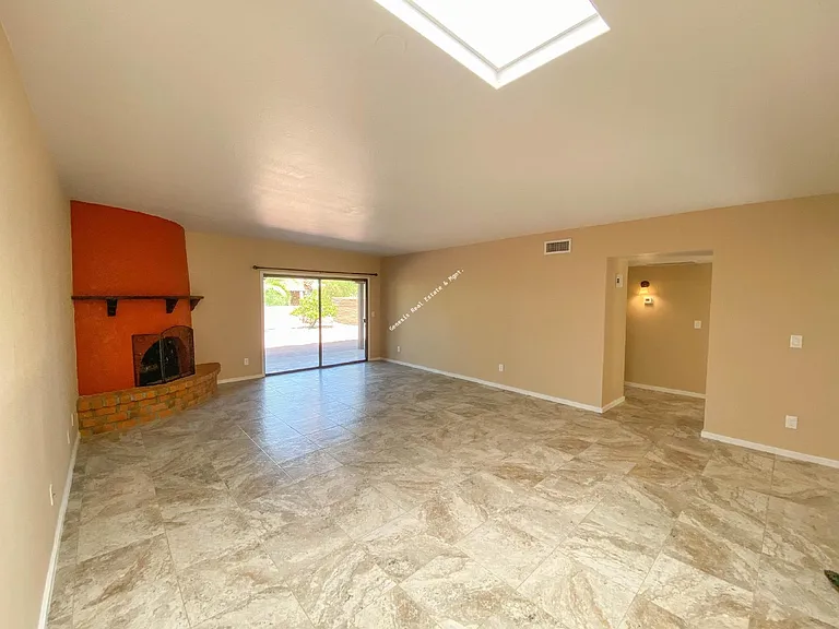 4555 N Camino Campero — Photo 7