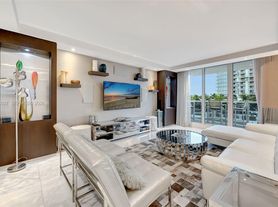 2301 Collins Ave