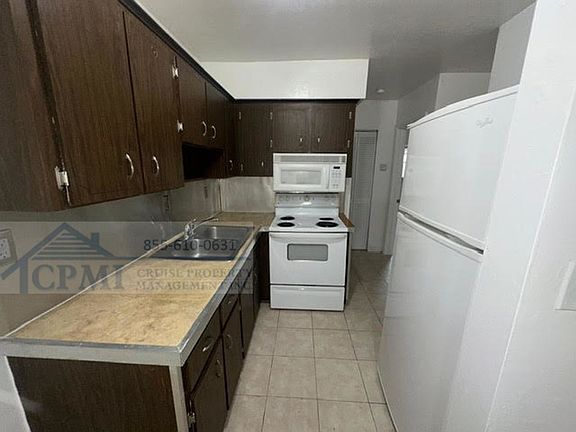 5th image of 4931 SW 65th Ave APT 1