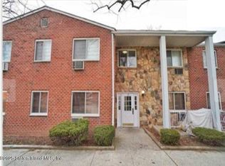 21 Gadsen Pl APT 1B, Staten Island, NY 10314
