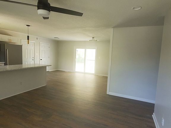 2nd image of 483 Warmsprings Dr