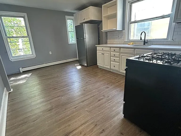 22 N 19th St #2F — Photo 11