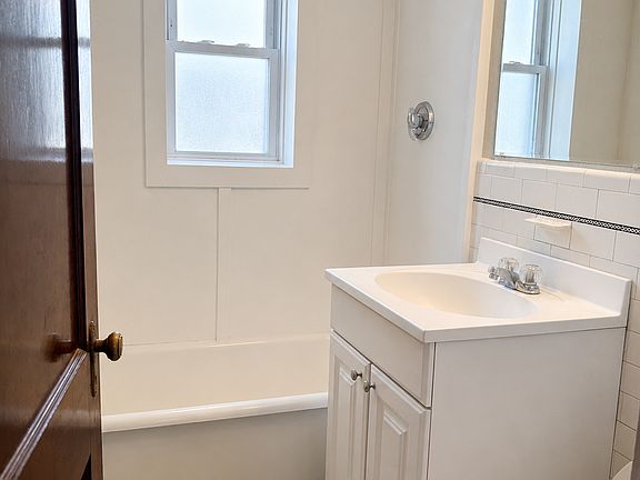 5th image of 20 Kemper St APT 1B