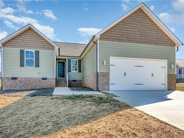 143 Knight Farm Rd, Stokesdale, NC 27357