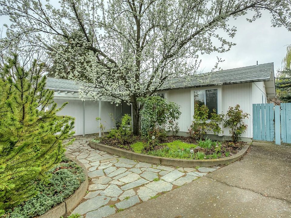 1st image of 682 Glendale Ave