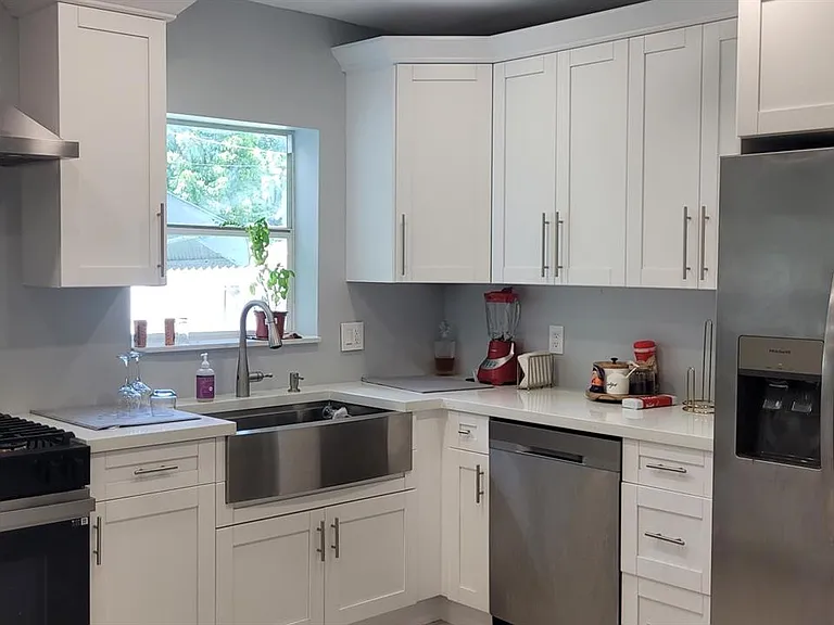 701 NE 14th St — Photo 2