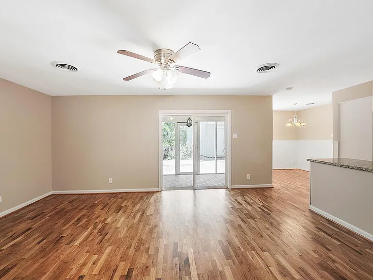 4406 Rosebay Dr — Photo 18
