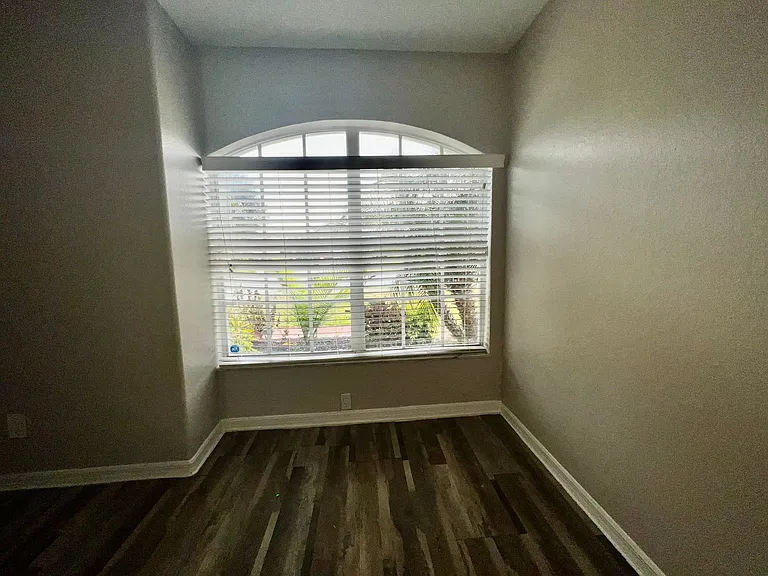 2620 Regency Oak Ln — Photo 4