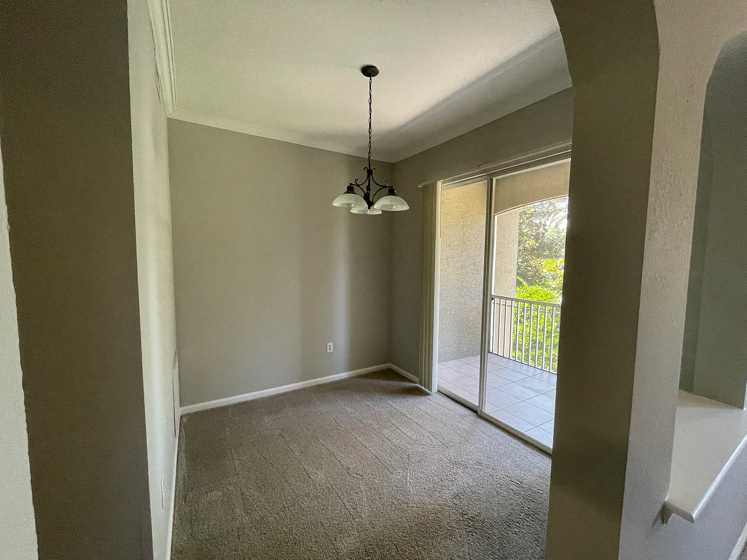 1 bed, 851 sqft, $1,335 — Photo 2