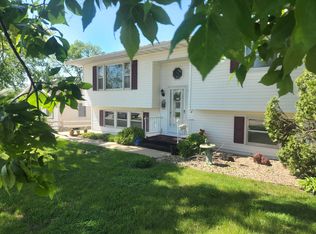 182 8th Ave, Marion, IA 52302