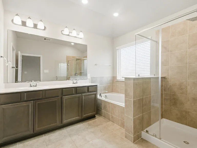 1207 Cascade Hills Dr — Photo 12