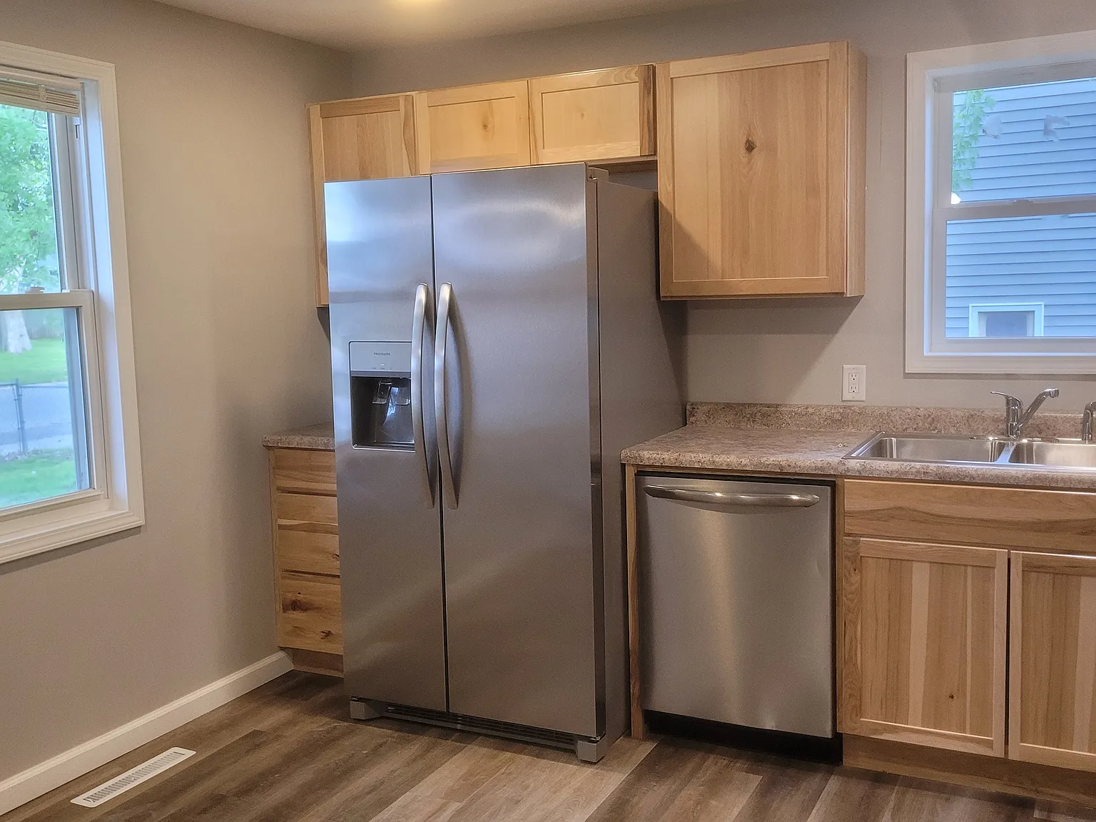 3 bed, 1024 sqft, $1,500 — Photo 4